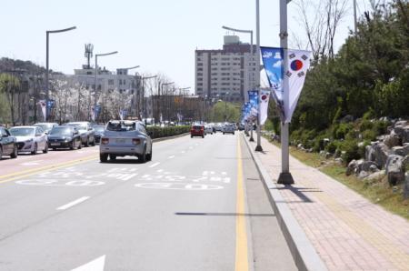 장안구&#44; 「보훈로」태극기 시범거리 조성